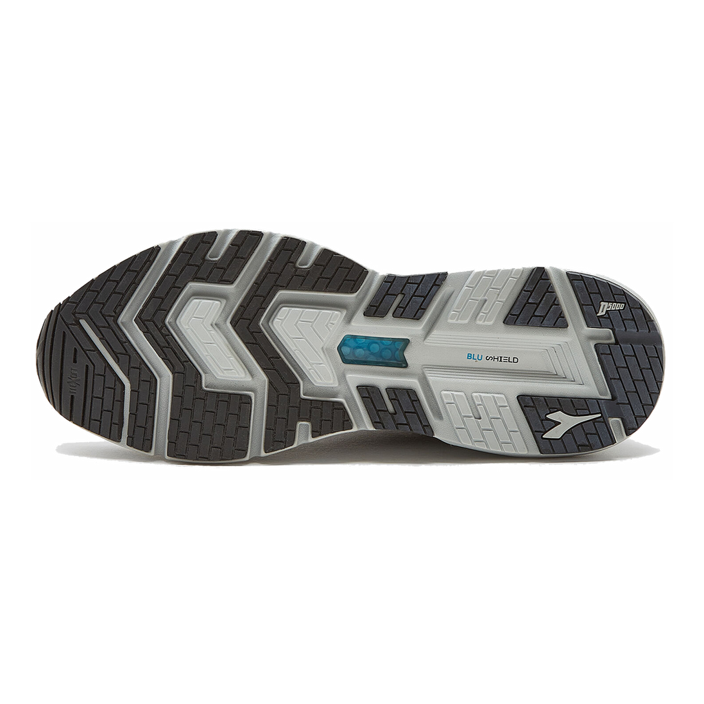 Diadora Mythos Blushield Volo 2 HIP — Black - Black — Size D — Width 10 — Lifestyle View