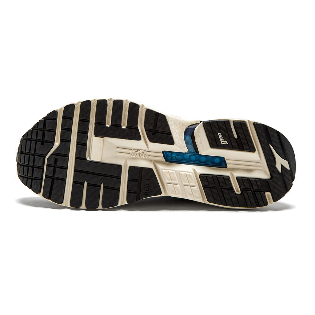 Diadora Mythos Blushield Vigore 2 — Black - White - Pink Fluo — Size B — Width 10 — Lifestyle View