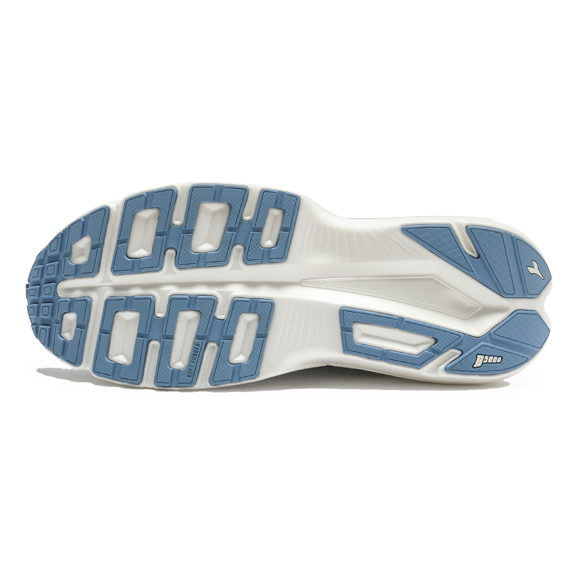 Diadora Frequenza 2 — Scallop Shell - Winery — Size B — Width 10 — Lifestyle View