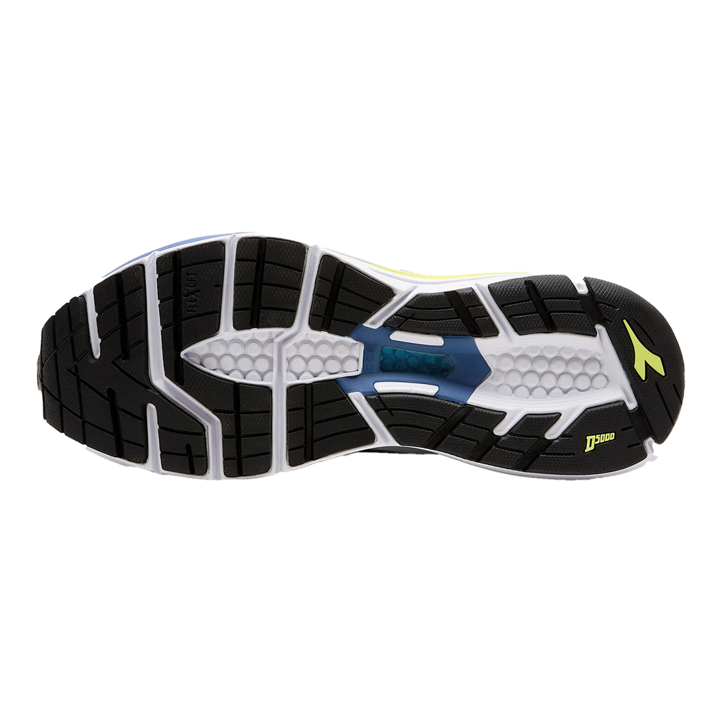 Diadora Mythos Blushield 7 Vortice — White - Black - Vermillion Orange — Size D — Width 9.5 — Back View
