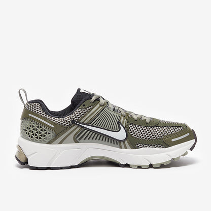 Nike Sportswear Older Kids Vomero 5 (GS)