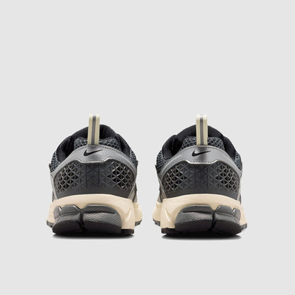 Nike Sportswear Older Kids Vomero 5 (GS)