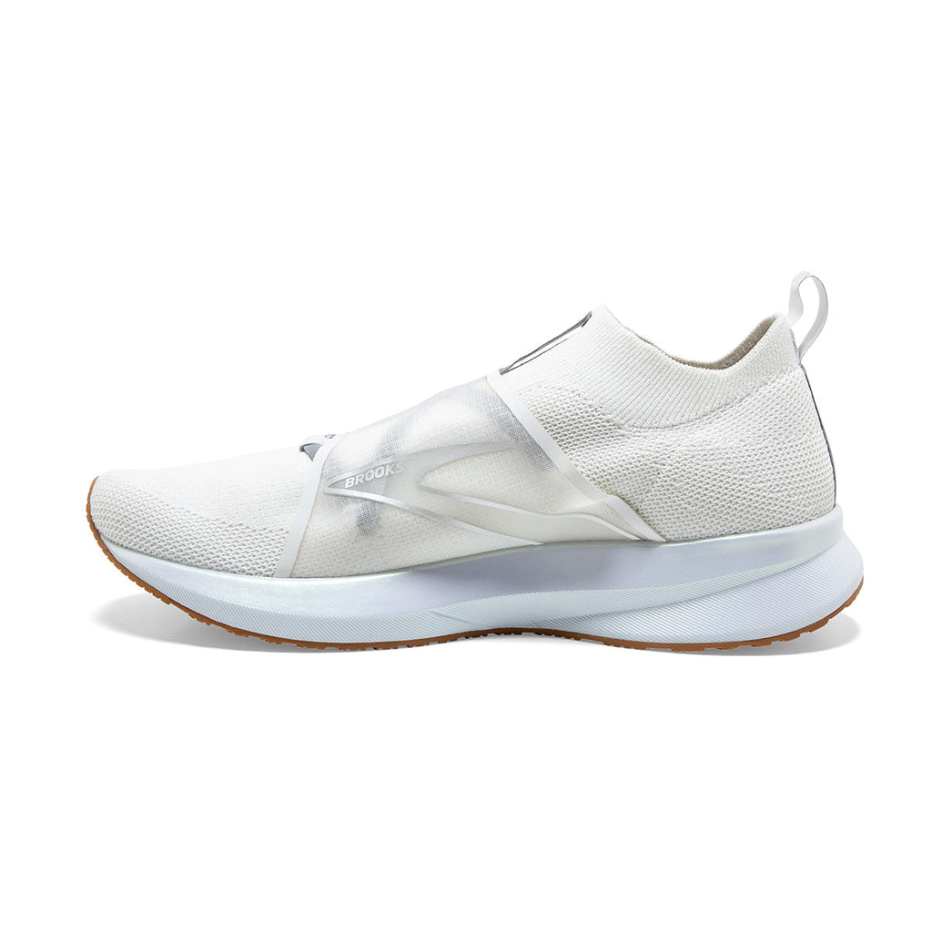 Brooks Levitate 4 LE — Black - Ombre - Metallic — Size B — Width 10.5 — Side View