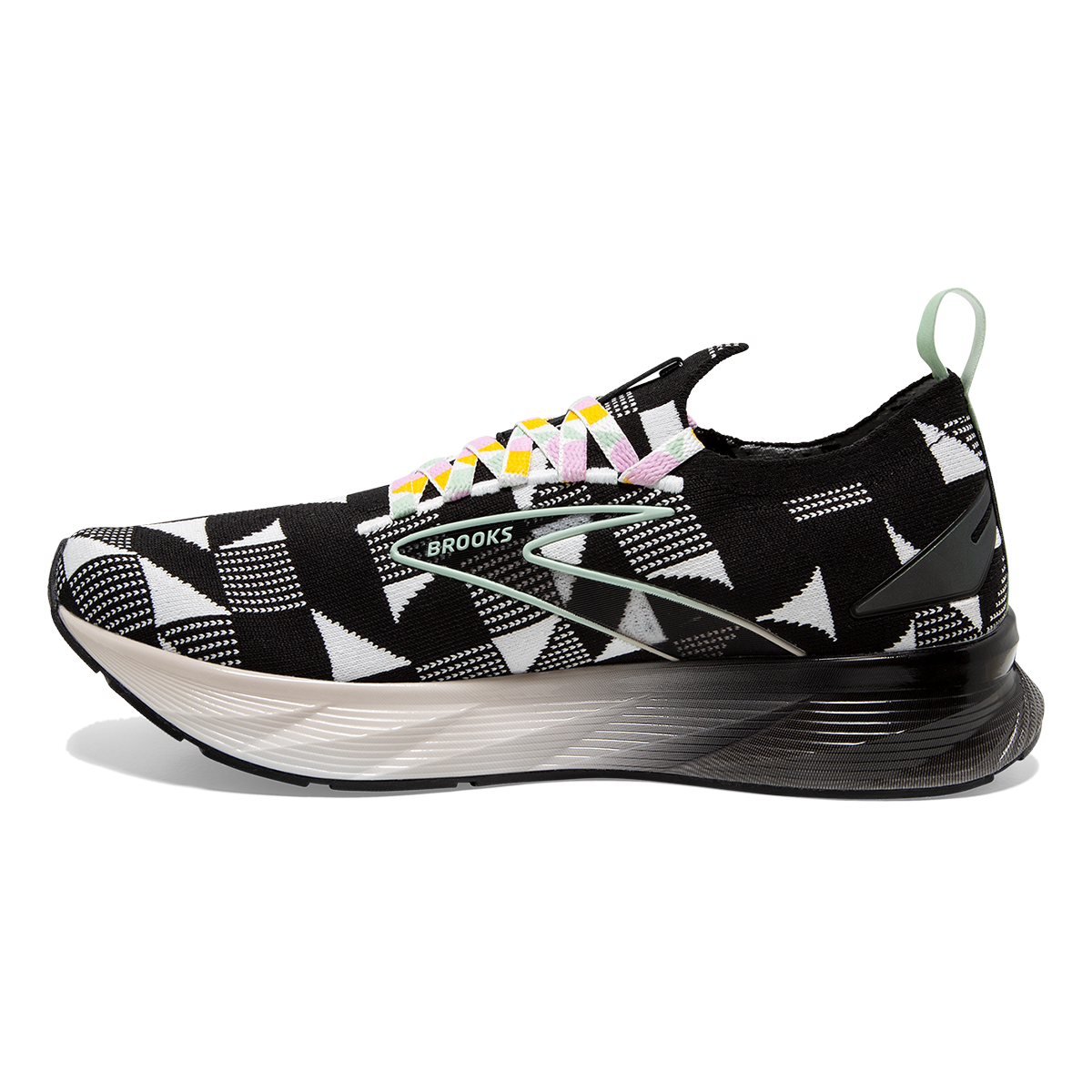 Brooks Levitate StealthFit 6 Mod — Black - White - Subtle Green — Size B — Width 5 — Side View