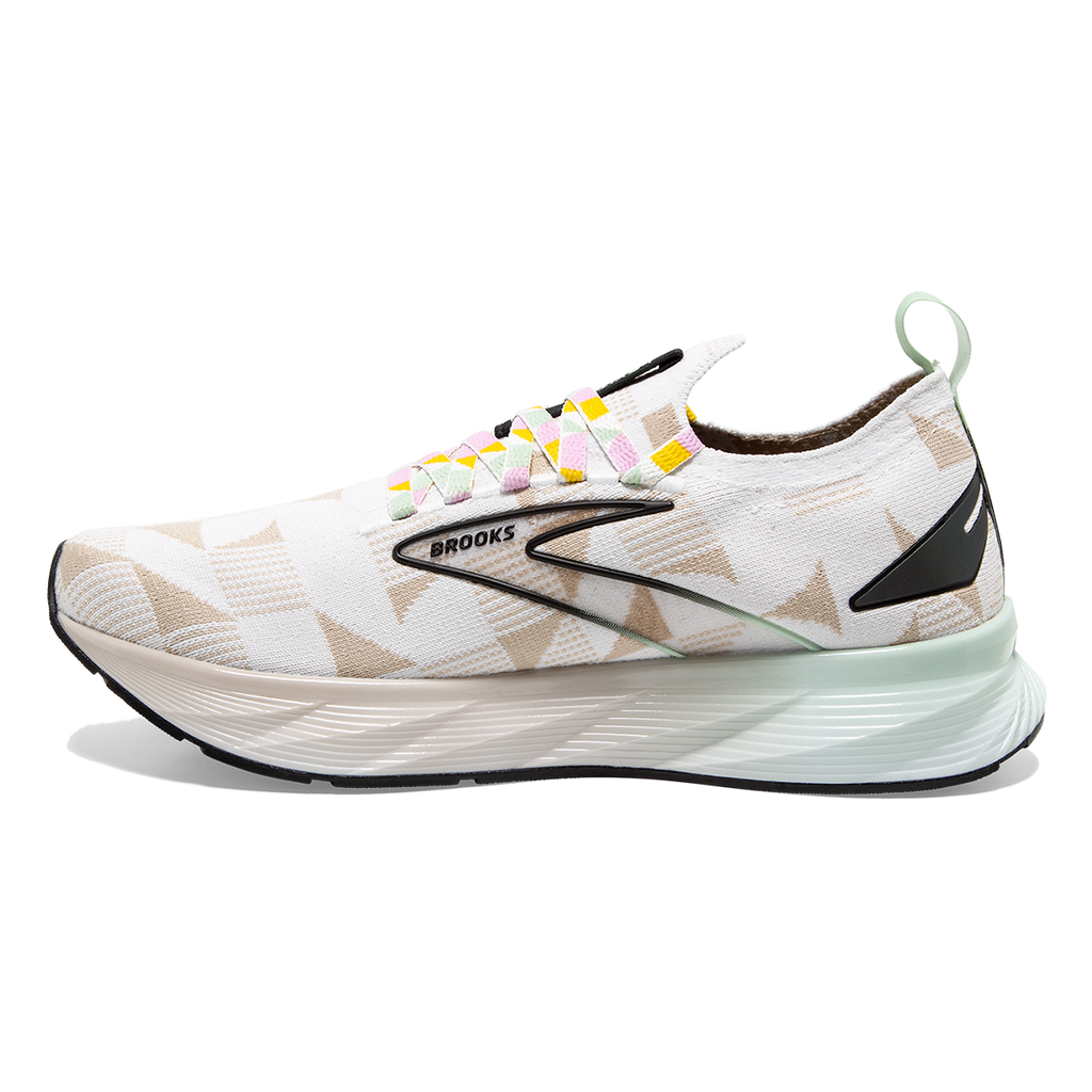 Brooks Levitate StealthFit 6 Mod — Black - White - Subtle Green — Size B — Width 5 — Lifestyle View