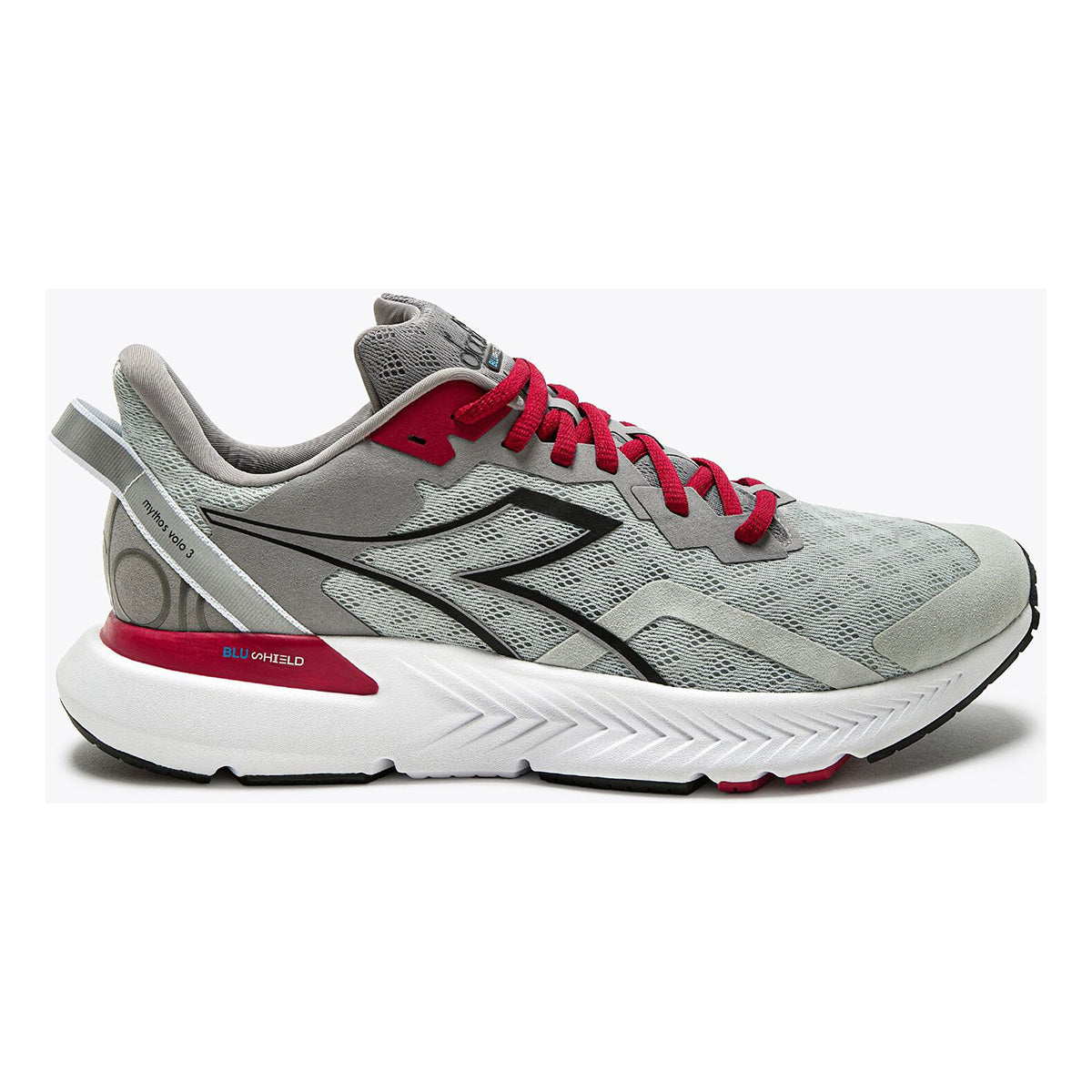 Diadora Mythos Blushield Volo 3 — Green Fluo - White - Black — Size D — Width 10 — Lifestyle View