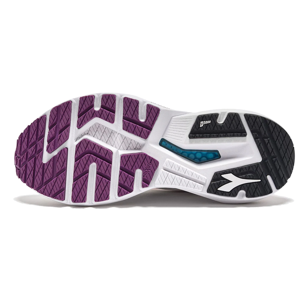 Diadora Mythos Blushield Vigore 3 — Silver DD - White - Black — Size B — Width 10 — Back View