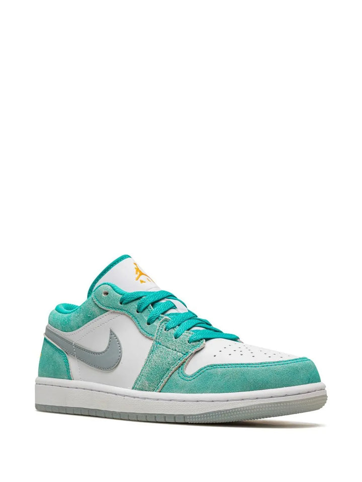 Air Jordan 1 Low Se New Emerald Sneakers — White/Light Green — Size US M 11.5 - US W 13 — Front View