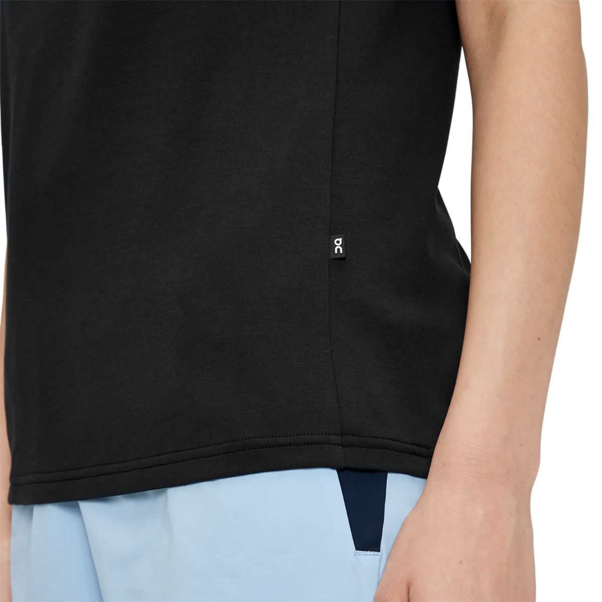 On Focus-T — Black — Size Large — Top View