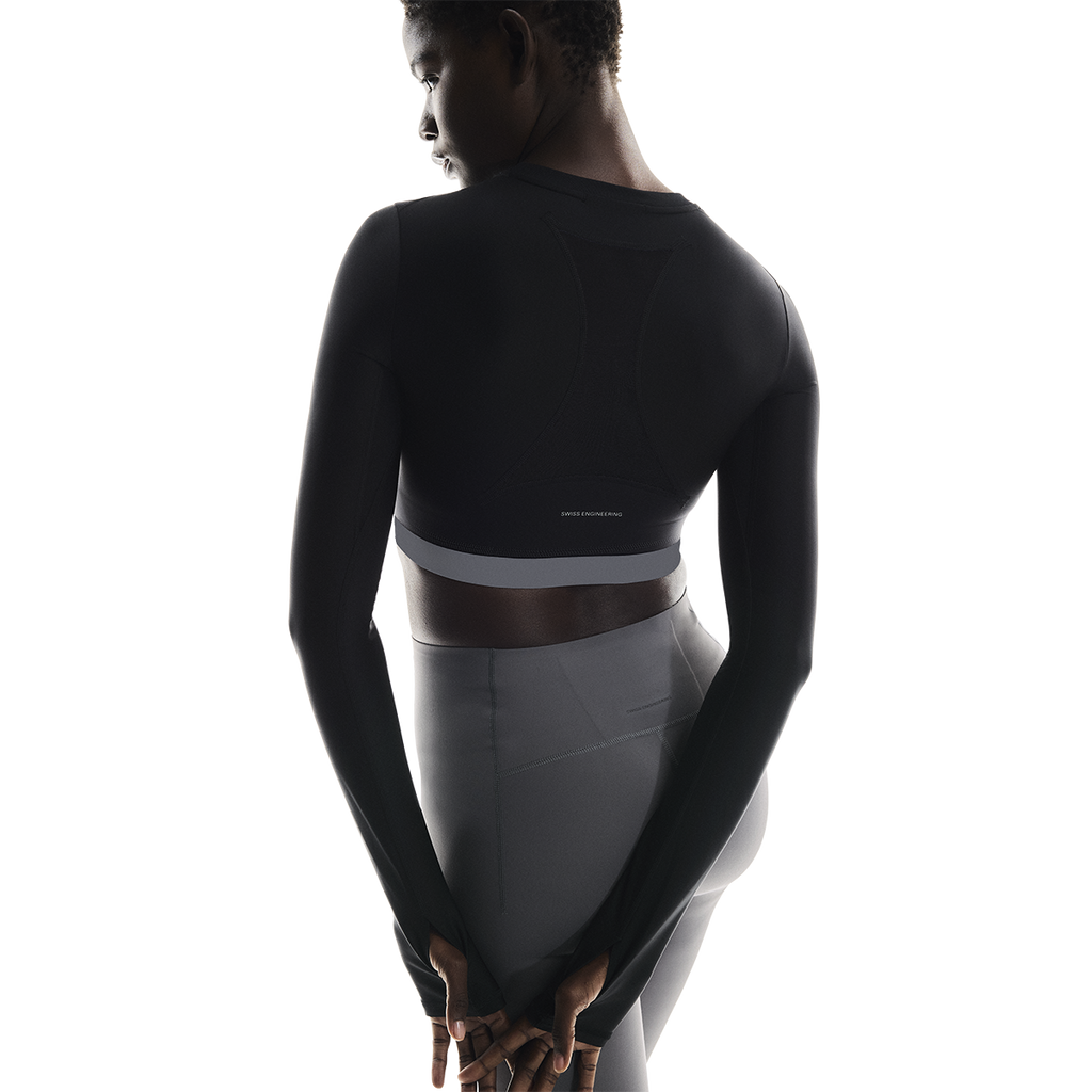 ON Train Long Sleeve Crop — Black — Size Large — Side View