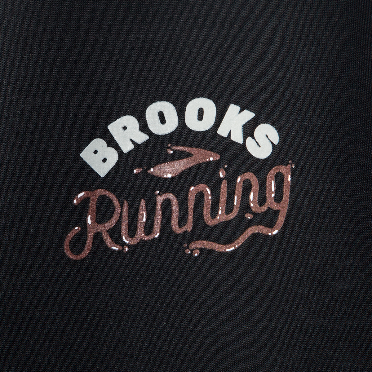 Brooks Distance Graphic Shortsleeve — Heather Ash - Run Happy Arch — Size Small — Detail View