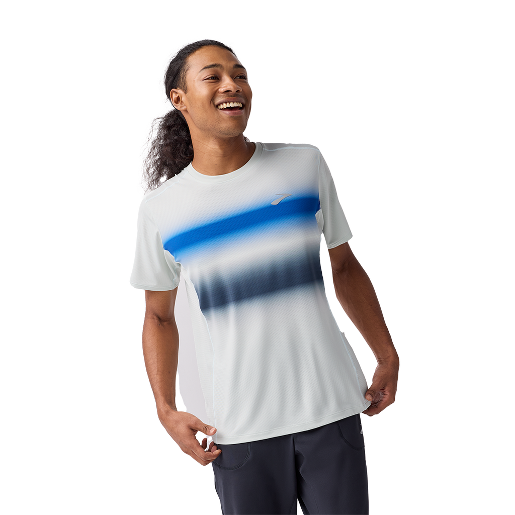 Brooks Atmosphere Short Sleeve 3.0 — Setting Stripe — Size Small — Detail View