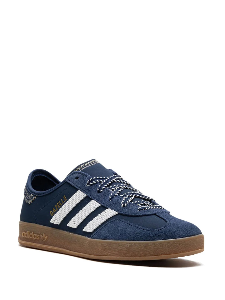 adidas Gazelle Sneakers — Navy Blue — Size US M 11.5 - US W 13 — Side View