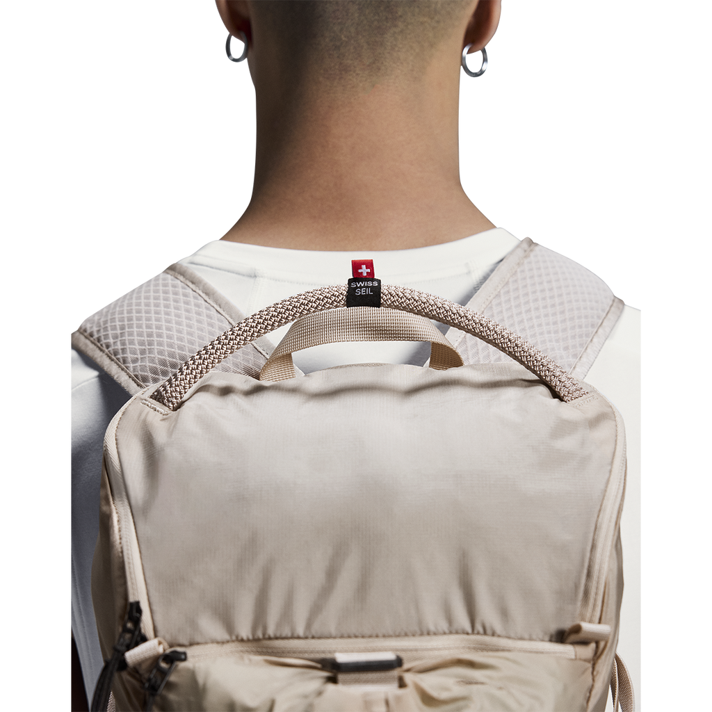 ON Speed Pack 18L Lite — Sand — Size One Size — Alternate View 16