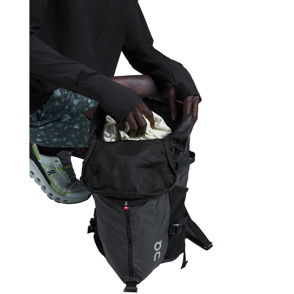 ON Speed Pack 18L Lite — Sand — Size One Size — Lifestyle View