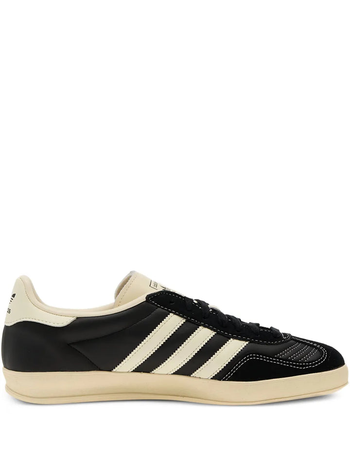 adidas Gazelle Indoor Sneakers — Black — Size US M 7 - US W 8.5 — Front View
