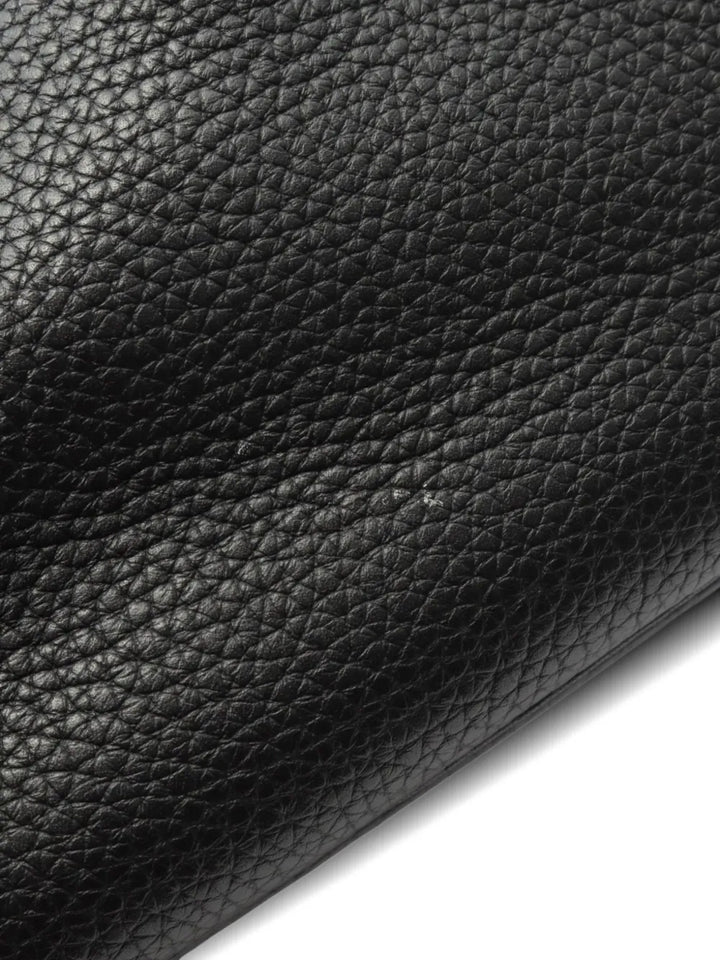 Hermes Pre Owned 2018 Taurillon Clemence Lindy 26 Shoulder Bag — Same as shown — Size One Size — Back View