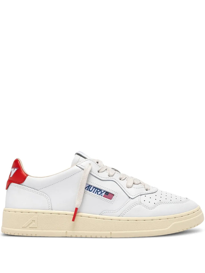 Autry Medalist Low-Tops Leather — White — Size US M 3.5 - US W 5 — Front View