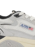 Autry Hyperway Logo-Patch — White — Size US M 3.5 - US W 5 — Detail View