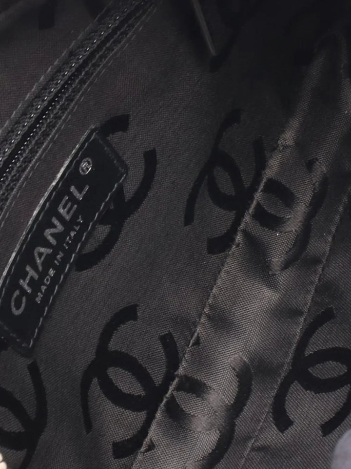 Chanel Pre Owned 2003 2004 Small Lambskin Cambon Ligne Shoulder Bag — Same as shown — Size One Size — Top View