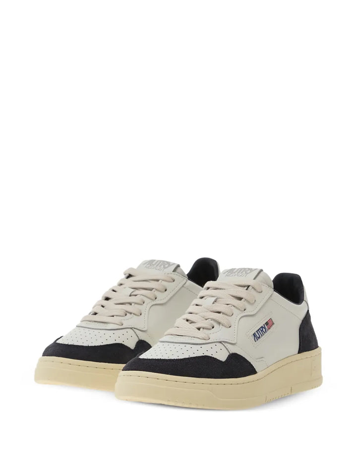 Autry Medalist Low Wom Leather — White — Size US M 3.5 - US W 5 — Side View