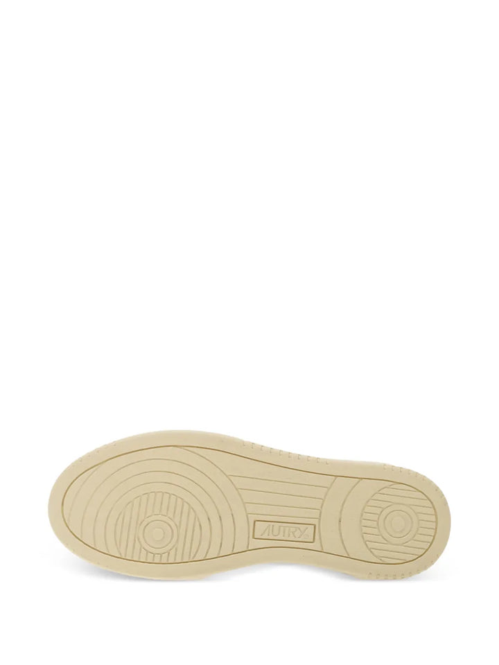 Autry Medalist Low Wom Leather — White — Size US M 3.5 - US W 5 — Lifestyle View