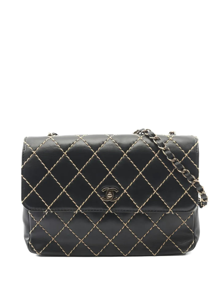 Chanel Pre Owned 2000 2002 Chain Shoulder Bag — Same as shown — Size One Size — Front View