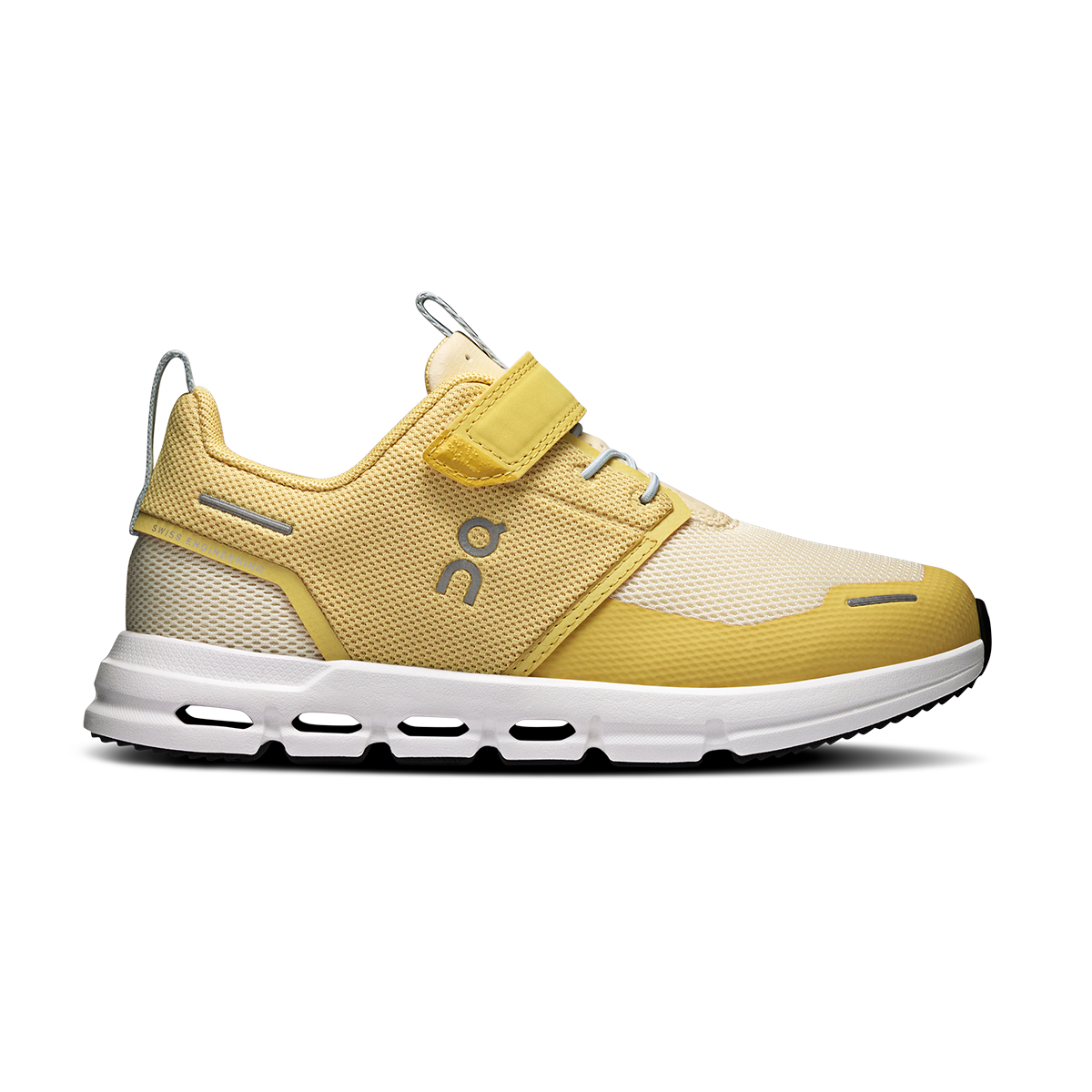 ON Cloud Play — Citrine - White — Size K — Width 13.5 — Front View