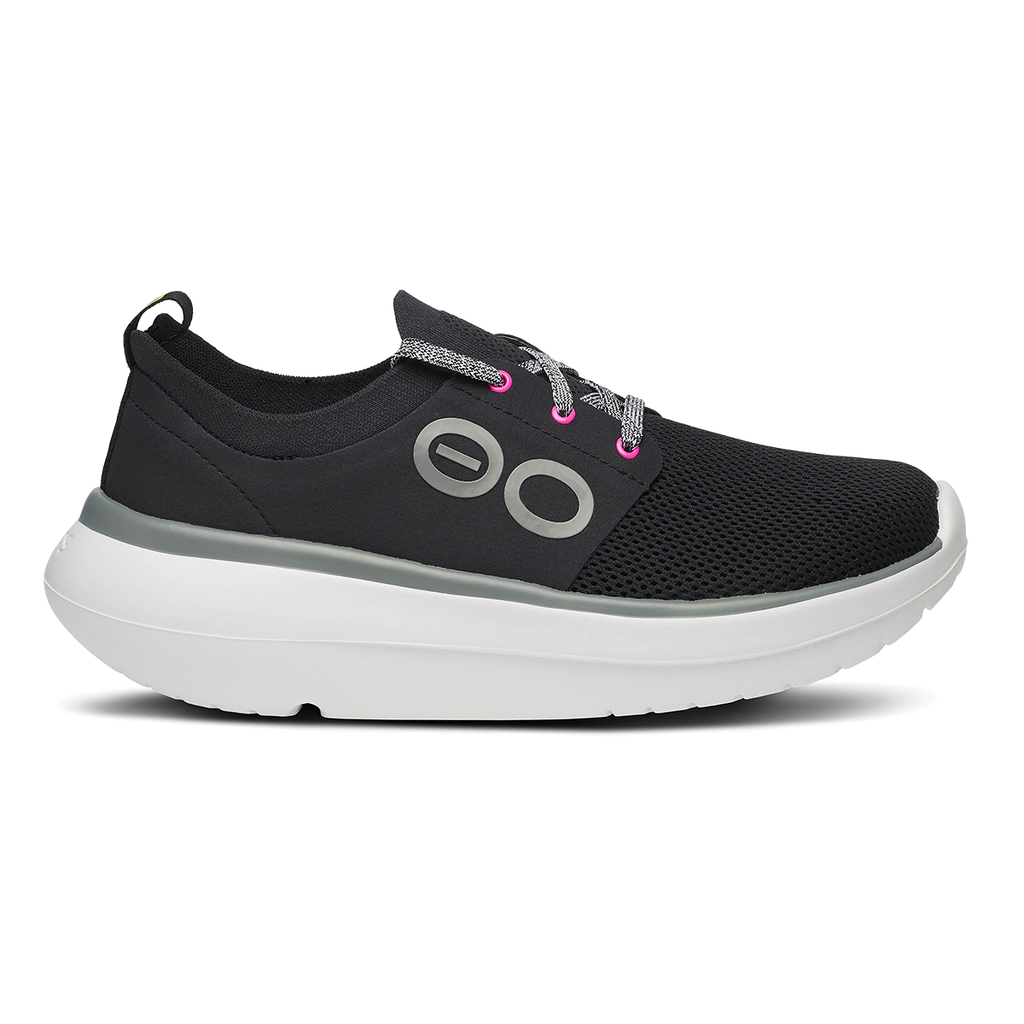 Oofos OOmy Stride — Black — Size B — Width 7 — Detail View
