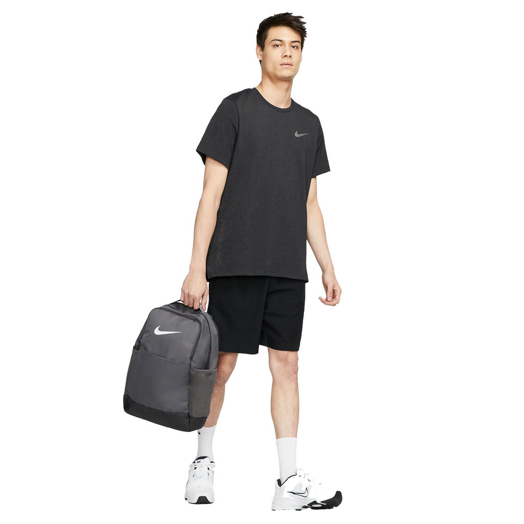 Nike Brasilia 9.5 — Black - White — Size Medium — Alternate View 11
