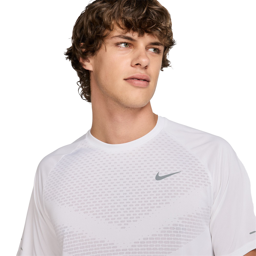 Nike Stride Shortsleeve — University Red - Reflective Silver — Size Small — Alternate View 17