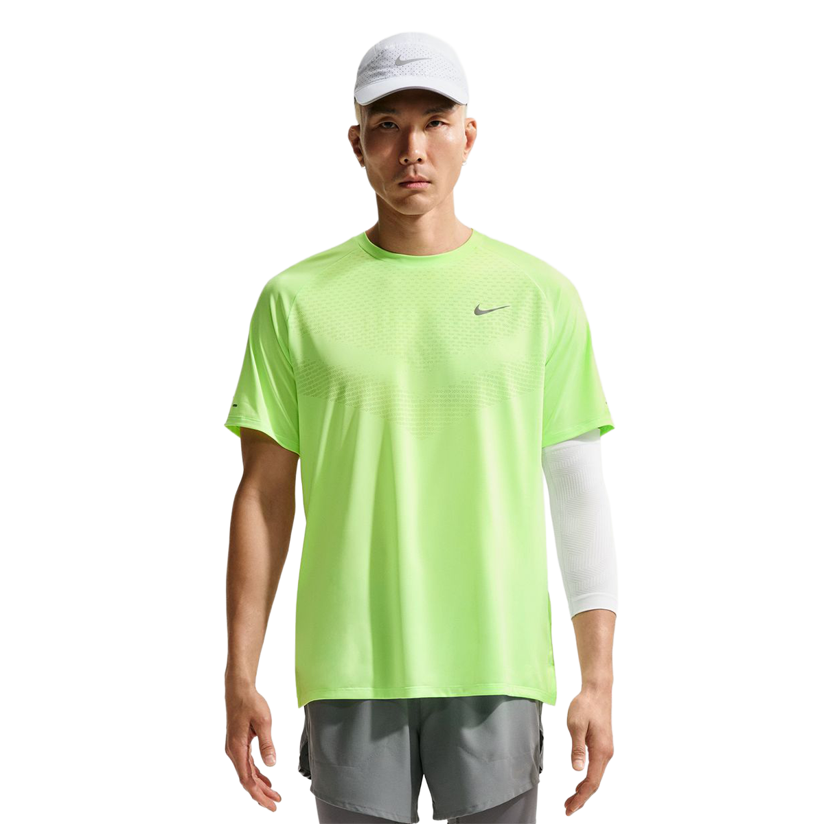 Nike Stride Shortsleeve — University Red - Reflective Silver — Size Small — Alternate View 41