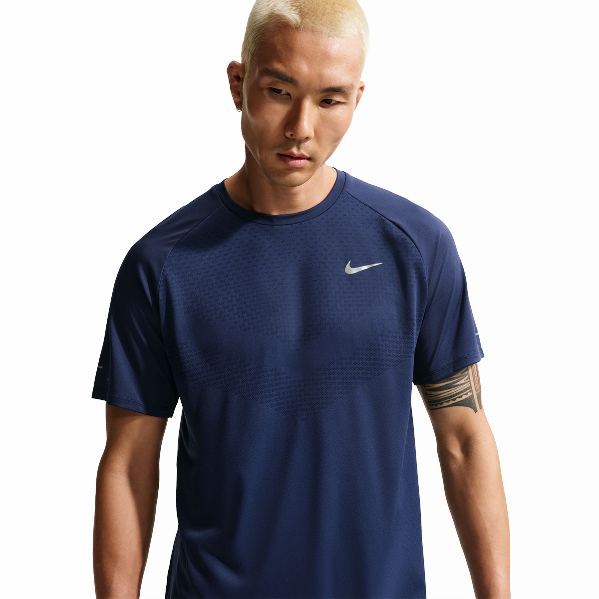 Nike Stride Shortsleeve — University Red - Reflective Silver — Size Small — Alternate View 48