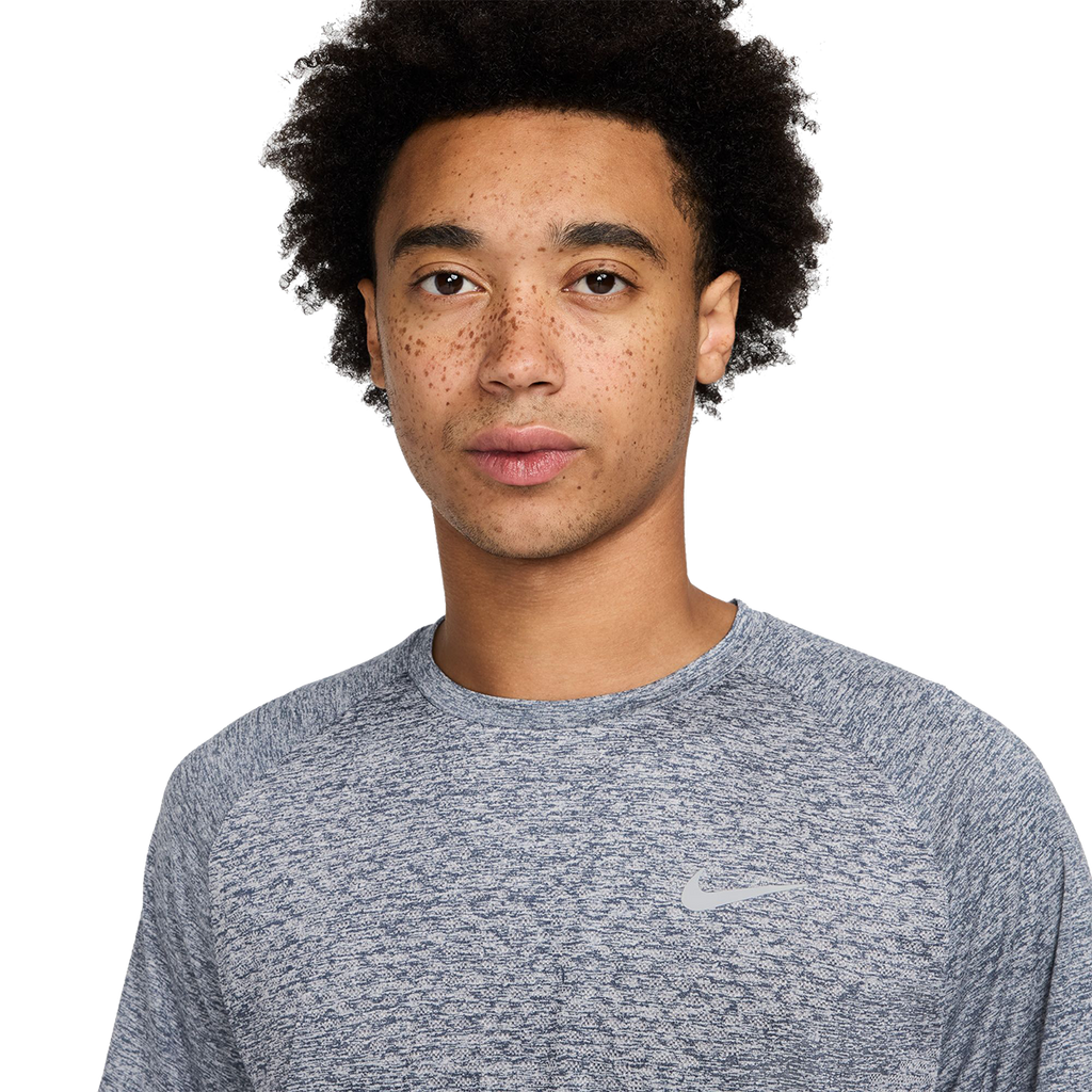 Nike Stride Shortsleeve — University Red - Reflective Silver — Size Small — Alternate View 22