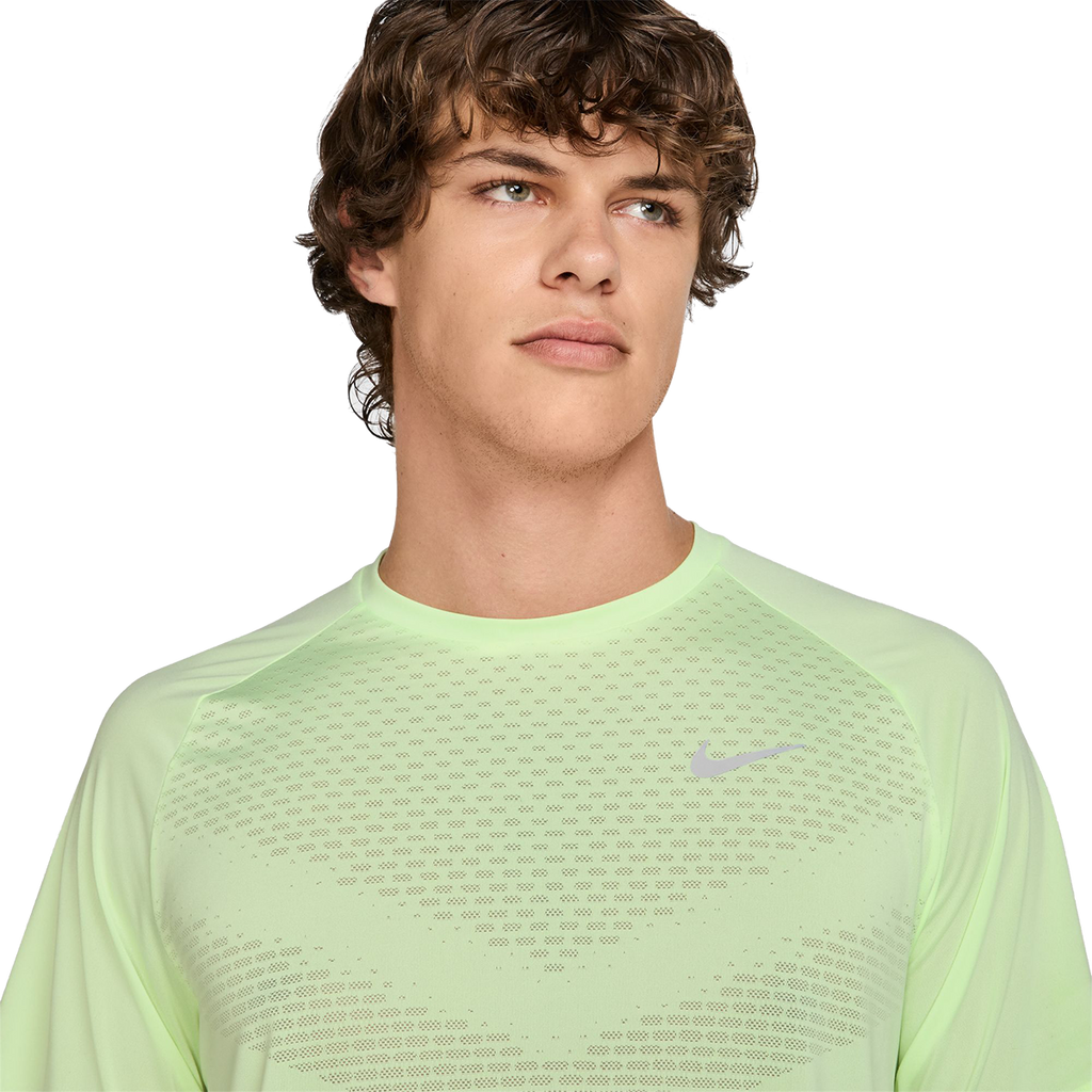 Nike Stride Shortsleeve — University Red - Reflective Silver — Size Small — Alternate View 28