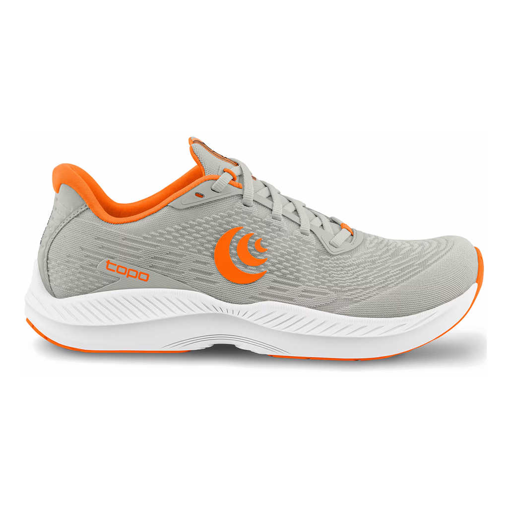Topo Fli-Lyte 5 — Black - White — Size D — Width 10.5 — Front View