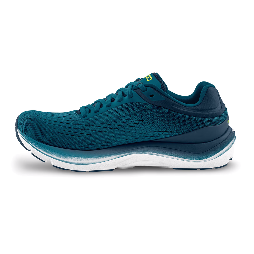 Topo Magnifly 5 — Blue - Green — Size D — Width 9 — Lifestyle View