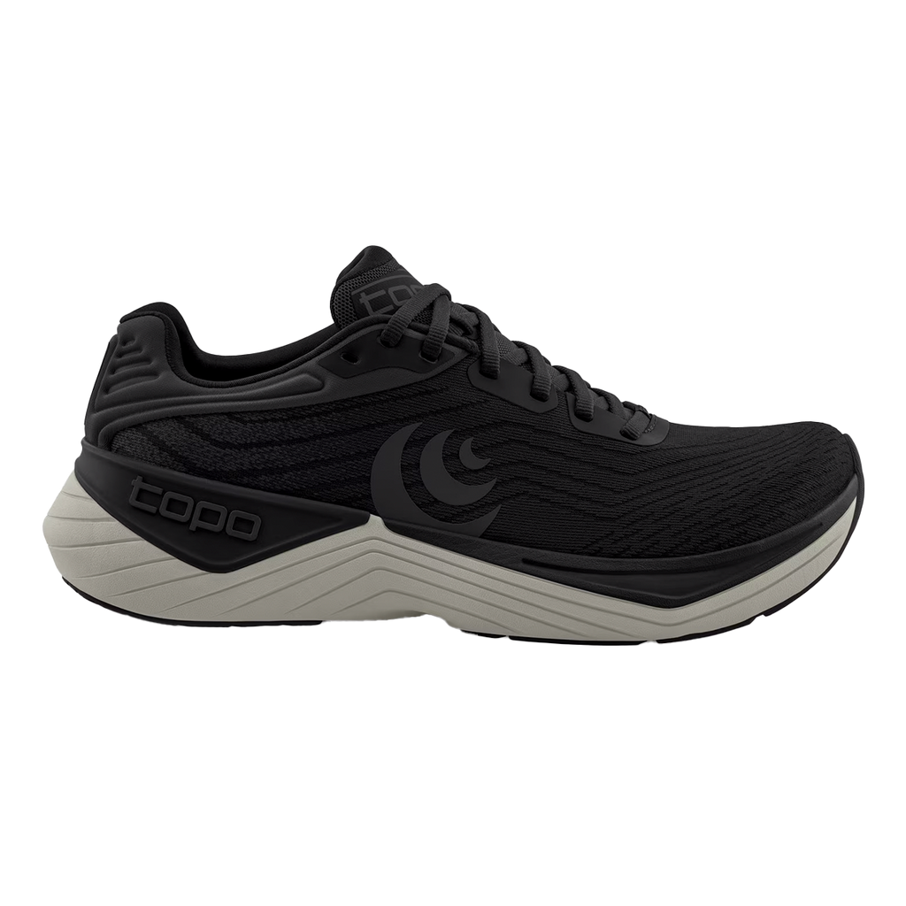 Topo Ultrafly 5 — Black - Charcoal — Size D — Width 8 — Front View
