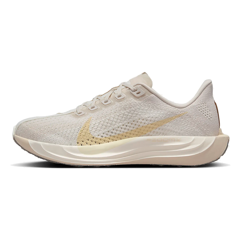 Nike Pegasus Plus — Lt Orewood Brn - Coconut Milk - Sail — Size B — Width 10 — Side View