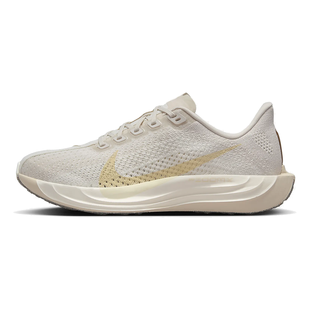 Nike Pegasus Plus — Lt Orewood Brn - Coconut Milk - Sail — Size B — Width 10 — Side View