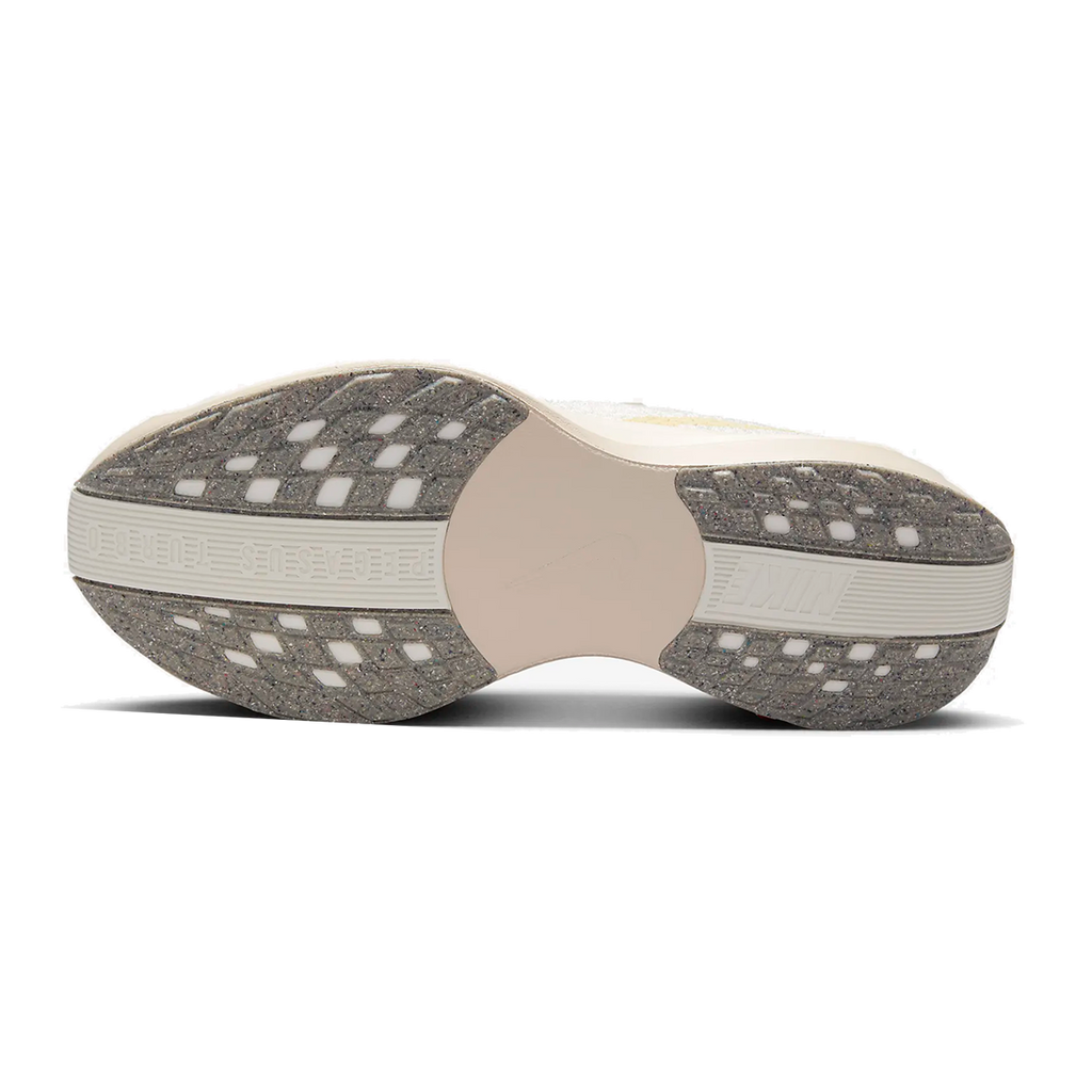 Nike Pegasus Plus — Lt Orewood Brn - Coconut Milk - Sail — Size B — Width 10 — Top View