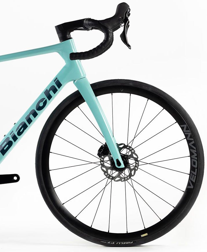 Bianchi Infinito 105 Carbon Road Bike 2026 - Celeste