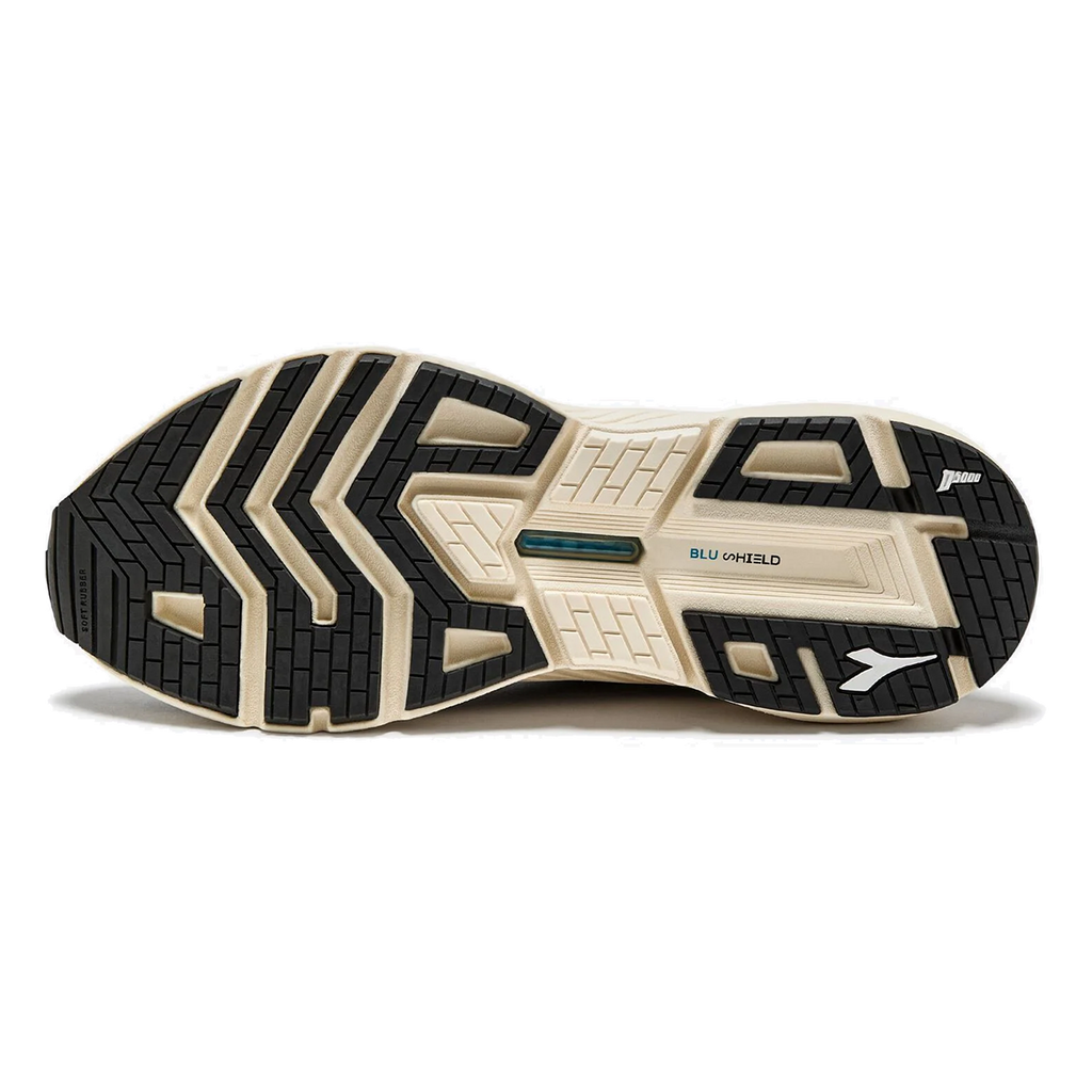 Diadora Mythos Blushield Volo 4 HIP — Black - White — Size B — Width 10 — Lifestyle View