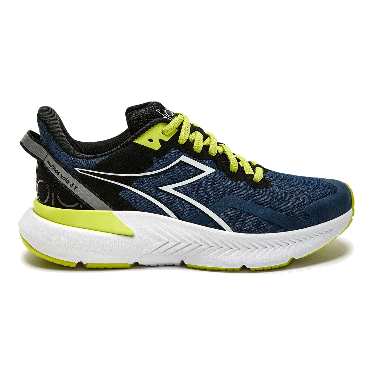 Diadora Mythos Volo 3 — Black - White — Size Y — Width 1.5 — Top View