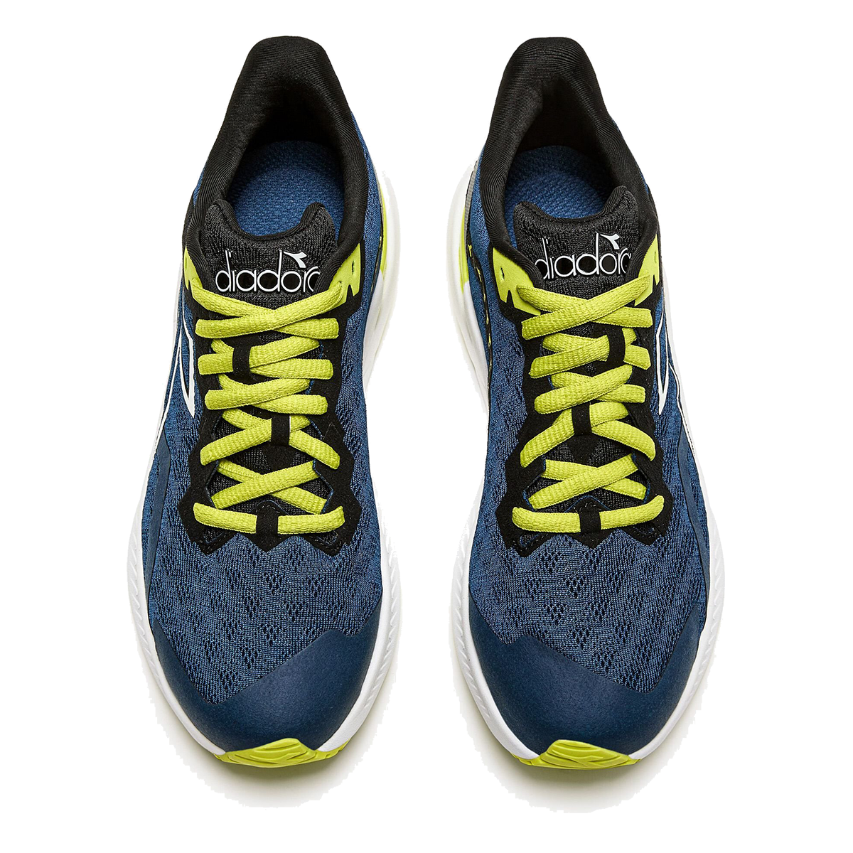 Diadora Mythos Volo 3 — Black - White — Size Y — Width 1.5 — Detail View