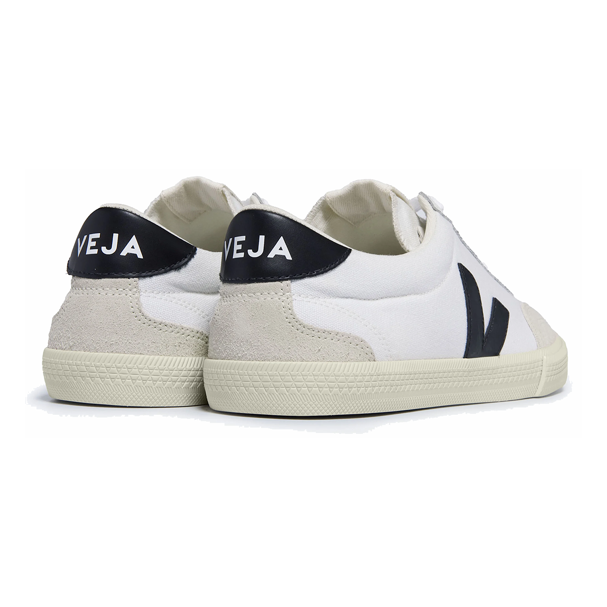 VEJA Volley — White - Black — Size B — Width 36 — Back View