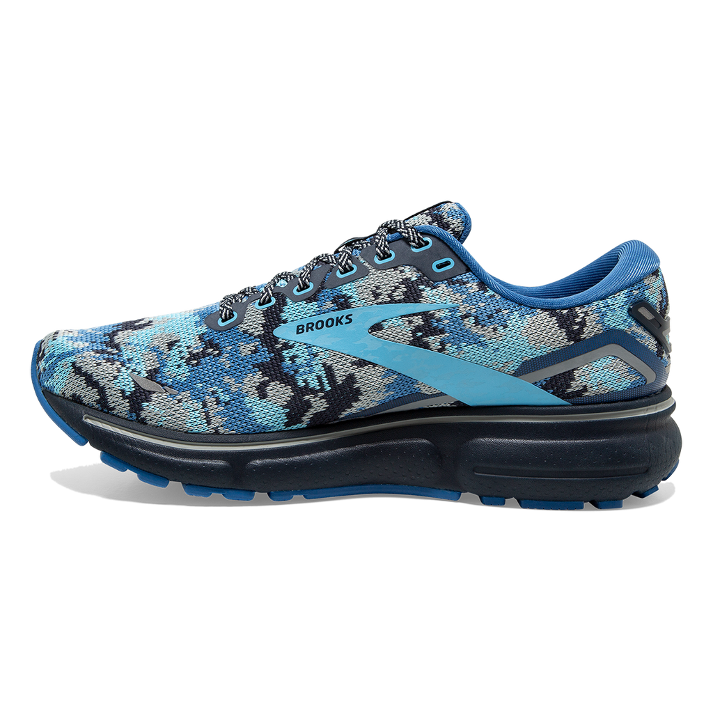 Brooks Ghost 15 Camo — Black - Ebony - Nightlife — Size B — Width 9 — Lifestyle View