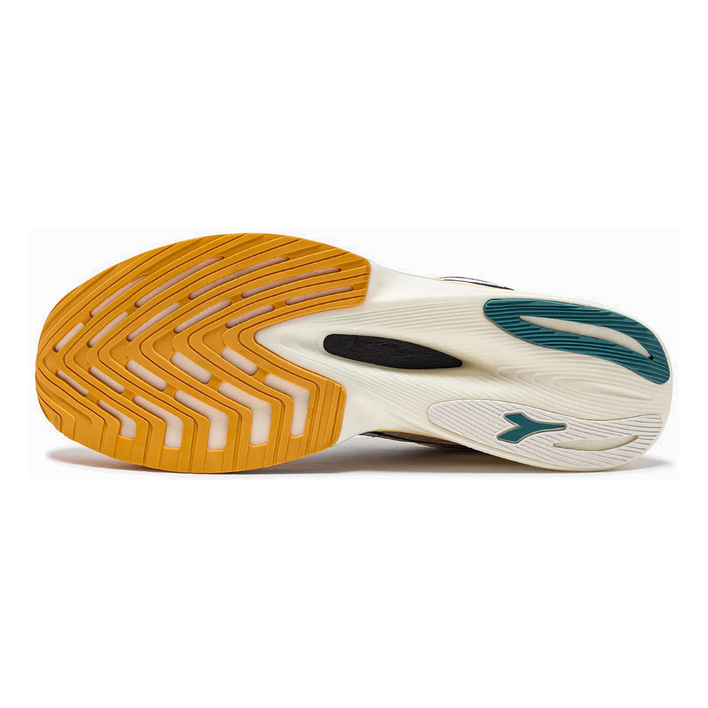 Diadora Gara Carbon — White - Black - Kumquat — Size D — Width 5.5 M / 7 W — Back View